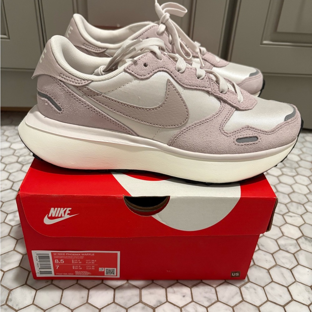 Nike Women's Phoenix Waffle